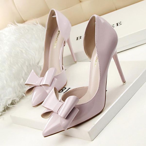 autumn sweet high heels shoes female sweet thin high-heeled pointed bow patent leather shoes elegant female women g638-3, Black
autumn sweet high heels shoes female sweet thin high-heeled pointed bow patent leather shoes elegant female women g638-3, Black