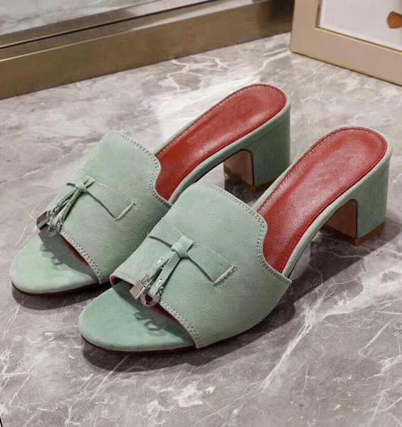 slippers women's 2021 summer round head thick heel sandals genuine leather solid color footwear female one-line, Black
slippers women's 2021 summer round head thick heel sandals genuine leather solid color footwear female one-line, Black