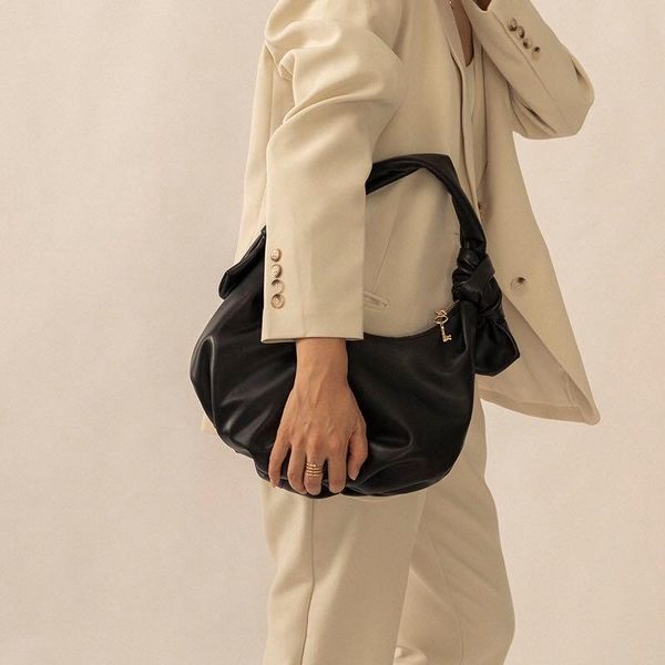 cross body 2021 fashion brand soft knot pu leather handbag simple practical ladies large capacity underarm bag female shoulder
cross body 2021 fashion brand soft knot pu leather handbag simple practical ladies large capacity underarm bag female shoulder
