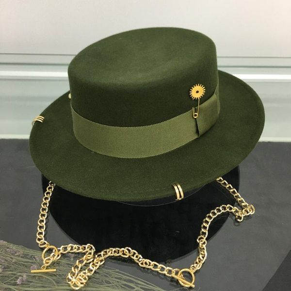 stingy brim hats 2021 arrival green wool hat for women with chains and pin short flat top, Blue;gray
stingy brim hats 2021 arrival green wool hat for women with chains and pin short flat top, Blue;gray