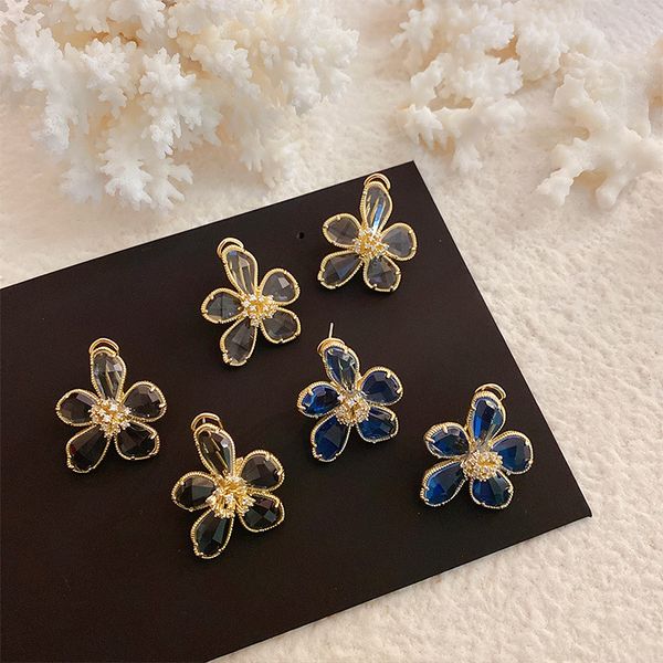 budrovky south korea dongdaemun earrings womens super fairy temperament glass zircon crystal flower earrings 925 silver needledio chan conta
budrovky south korea dongdaemun earrings womens super fairy temperament glass zircon crystal flower earrings 925 silver needledio chan conta