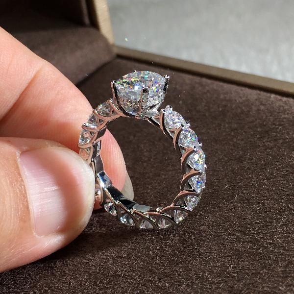 wedding rings luxury female white crystal stone ring charm silver color for women cute oval zircon thin engagement, Slivery;golden
wedding rings luxury female white crystal stone ring charm silver color for women cute oval zircon thin engagement, Slivery;golden