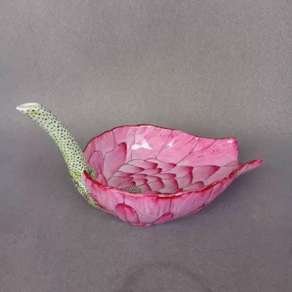 dishes & plates qing guangxu hand-carved lotus pollen shovel to commemorate autumn exercises cup
dishes & plates qing guangxu hand-carved lotus pollen shovel to commemorate autumn exercises cup