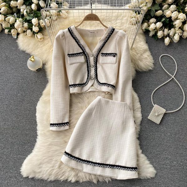 two piece dress ladies xiaoxiangfeng autumn puff sleeve pearl single-breasted jacket female high waist a-line skirt set, White
two piece dress ladies xiaoxiangfeng autumn puff sleeve pearl single-breasted jacket female high waist a-line skirt set, White