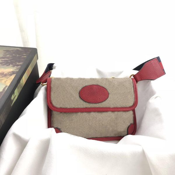 fashion sells high-quality male and female briefcase leather one-shoulder schoolbag
fashion sells high-quality male and female briefcase leather one-shoulder schoolbag