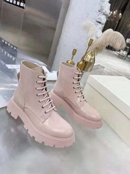 designer's latest customized logo women's boots leather non slip rubber sole luxury comfort exquisite technology size 35--41, Black
designer's latest customized logo women's boots leather non slip rubber sole luxury comfort exquisite technology size 35--41, Black