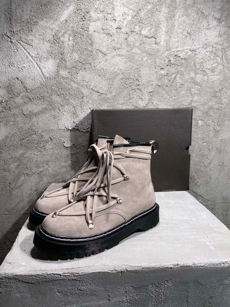 2022 fashions womens and mens new beautiful boots shoes ~ great womens and mens designer boots eu size 35-45, Black
2022 fashions womens and mens new beautiful boots shoes ~ great womens and mens designer boots eu size 35-45, Black