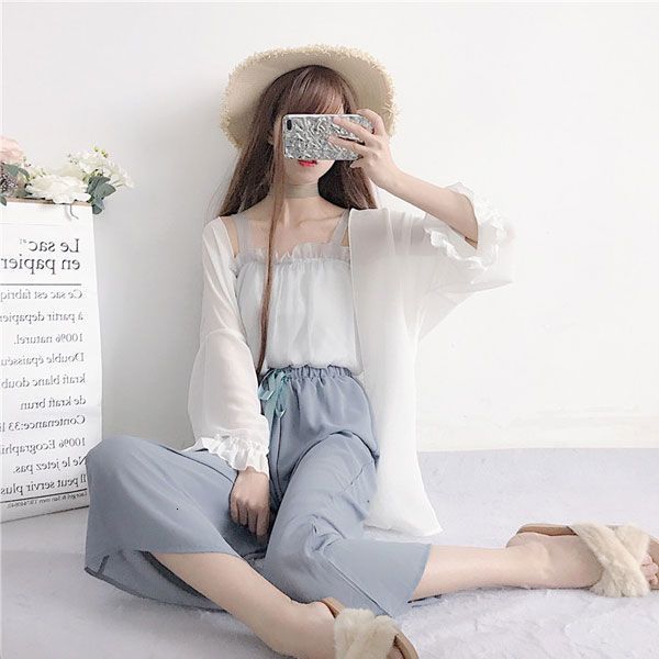 2021 new women summer chiffon three sets female casual thin + shorts elastic waist wide leg pants suit 3 piece set l295c6ki, Gray
2021 new women summer chiffon three sets female casual thin + shorts elastic waist wide leg pants suit 3 piece set l295c6ki, Gray