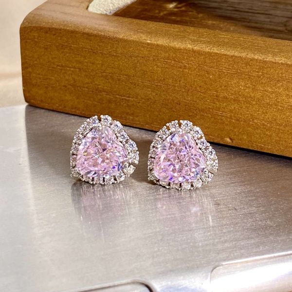 hbp fashion luxury jewelry new s925 silver ice cut * 8 pink heart earrings, simple and small 5 carat diamond, Golden
hbp fashion luxury jewelry new s925 silver ice cut * 8 pink heart earrings, simple and small 5 carat diamond, Golden
