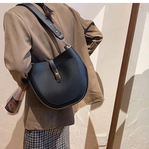 fashion large capacity bag solid pu leather women's shoulder bags simple leisure design retro style handbag
fashion large capacity bag solid pu leather women's shoulder bags simple leisure design retro style handbag