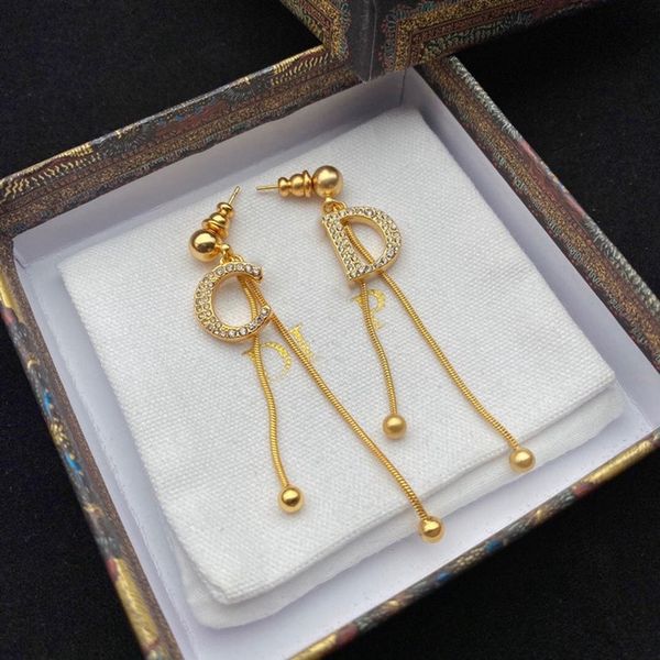 d family dijia new tassel letter cd diamond studded earrings women's simple fashion 925 sier needle high version, Golden
d family dijia new tassel letter cd diamond studded earrings women's simple fashion 925 sier needle high version, Golden