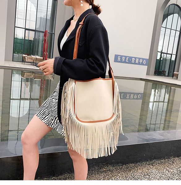 evening bags 2021 handbags same contrast color female bag tassel large capacity bucke shoulder texture all-match messenger
evening bags 2021 handbags same contrast color female bag tassel large capacity bucke shoulder texture all-match messenger