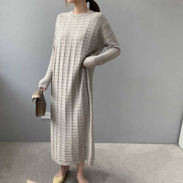 20212021 chic casual women winter oversize pullover long sleeve o-neck solid female knitted thick sweater dress vestidos, Black;gray
20212021 chic casual women winter oversize pullover long sleeve o-neck solid female knitted thick sweater dress vestidos, Black;gray