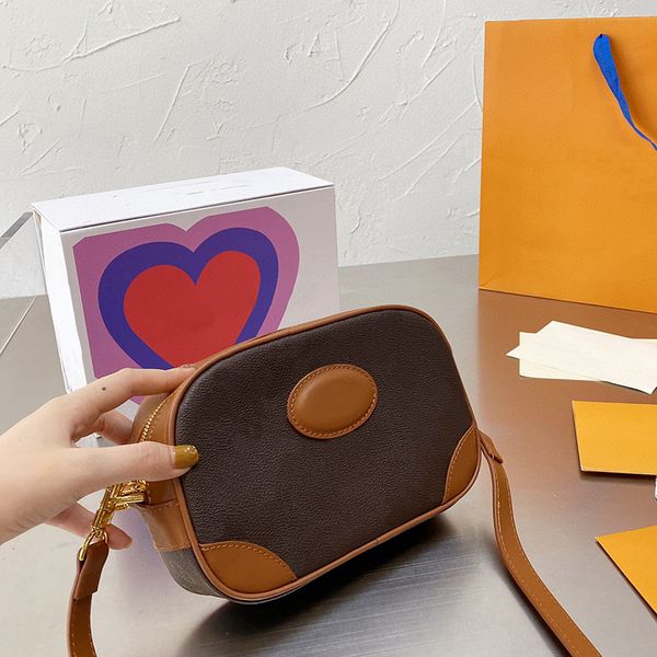 luxurys designers 2022 camera bags shoulder handbag women fashion men purse mother handbags clutch mobile phone cossbody leather bag letter
luxurys designers 2022 camera bags shoulder handbag women fashion men purse mother handbags clutch mobile phone cossbody leather bag letter