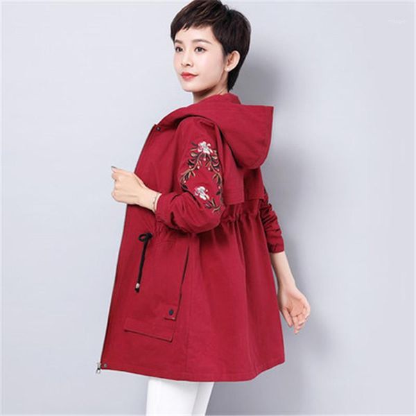 women's trench coats 2021 spring autumn korean hooded long coat women large size embroidery windbreaker female middle-aged overcoats x4, Tan;black
women's trench coats 2021 spring autumn korean hooded long coat women large size embroidery windbreaker female middle-aged overcoats x4, Tan;black