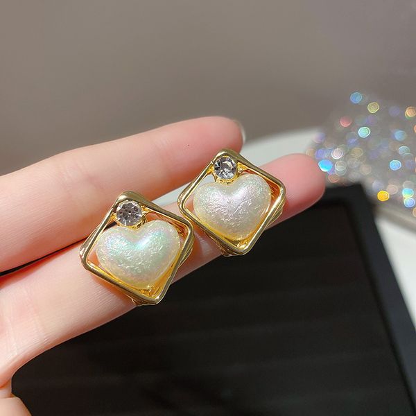 2021 designers womens earringssilver needle s925 jingshang love pearl earrings 2021 new diamond geometric flash diamond net red hundred, Golden
2021 designers womens earringssilver needle s925 jingshang love pearl earrings 2021 new diamond geometric flash diamond net red hundred, Golden