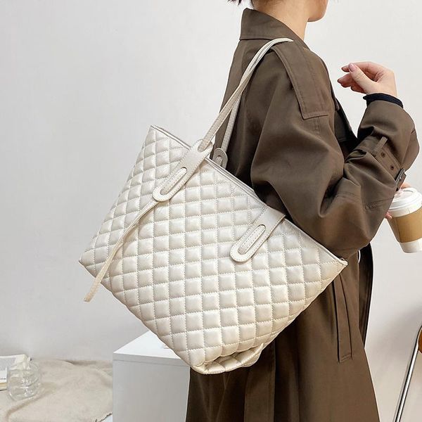 cross body large capacity women pu leather handbag fashion ladies big travel tote bags casual female shoulder messenger
cross body large capacity women pu leather handbag fashion ladies big travel tote bags casual female shoulder messenger