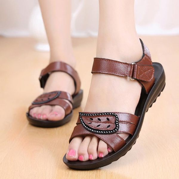 summer new fashion woman sandals mother large size flat leather sandals slip comfort elderly soft bottom dfv67, Black
summer new fashion woman sandals mother large size flat leather sandals slip comfort elderly soft bottom dfv67, Black