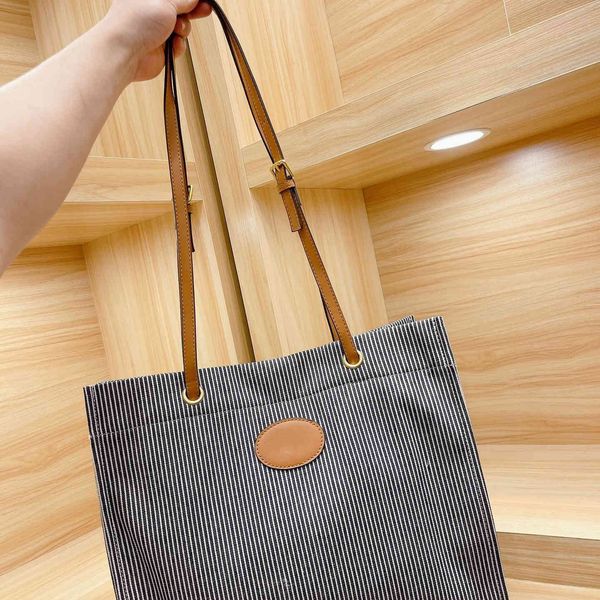 saijia women handbags shoulder tote fashion trend leisure simple elegant temperament large capacity portable shopping bag zmm
saijia women handbags shoulder tote fashion trend leisure simple elegant temperament large capacity portable shopping bag zmm