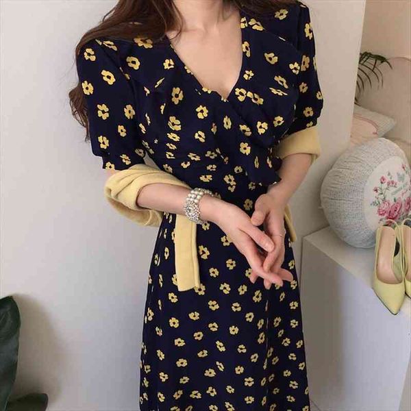 chic summer lace up womens dresses floral v neck slim elegant midi runway puff sleeve vestido, Black;gray
chic summer lace up womens dresses floral v neck slim elegant midi runway puff sleeve vestido, Black;gray