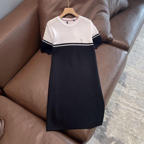 women's dress 2021 summer new f family loose casual short sleeve round neck color matching knitted skirt, White
women's dress 2021 summer new f family loose casual short sleeve round neck color matching knitted skirt, White