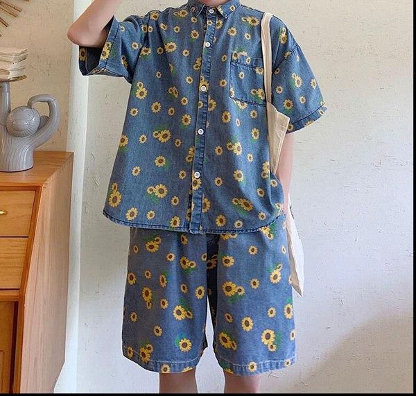 new 2021 summer denim shirt sunflower pattern denim shirt turn down collar denim shirts sunflower printed shorts, Gray
new 2021 summer denim shirt sunflower pattern denim shirt turn down collar denim shirts sunflower printed shorts, Gray