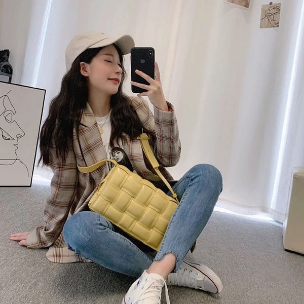 louis vutton bag2021 chao zhao ruth's same women's net red leather texture woven cloud one shoulder messenger pillow tofu bagf bag
louis vutton bag2021 chao zhao ruth's same women's net red leather texture woven cloud one shoulder messenger pillow tofu bagf bag