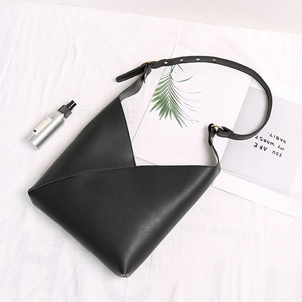 simplicity black shoulder bags korean style female student ins super small bag fashion all-match shoulder simple bag, Black;red
simplicity black shoulder bags korean style female student ins super small bag fashion all-match shoulder simple bag, Black;red
