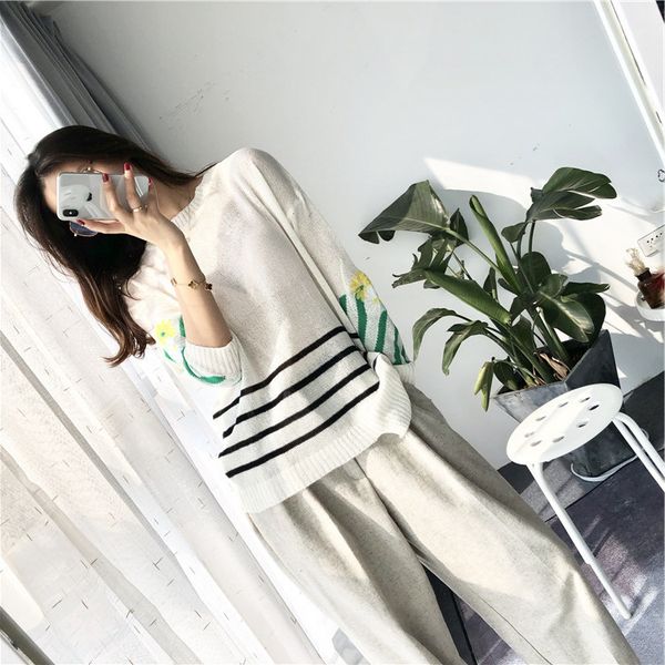 spring / summer 20 new striped crew neck t-shirt thin loose casual literary style top, White
spring / summer 20 new striped crew neck t-shirt thin loose casual literary style top, White