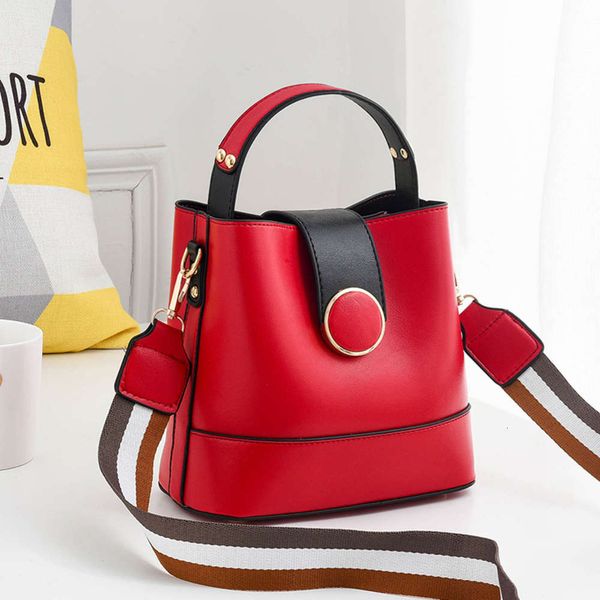 luxury designer women vintage handbags lady shoulder bag diagonal package crossbody fashion soild sac femme bolsos mujer
luxury designer women vintage handbags lady shoulder bag diagonal package crossbody fashion soild sac femme bolsos mujer