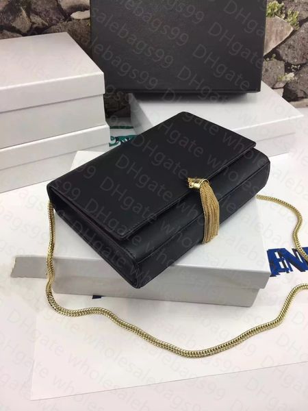 luxury designer purses hand flap bag chain caviar fashion shoulder women clutch luxurys designers crossbody bags 7218
luxury designer purses hand flap bag chain caviar fashion shoulder women clutch luxurys designers crossbody bags 7218