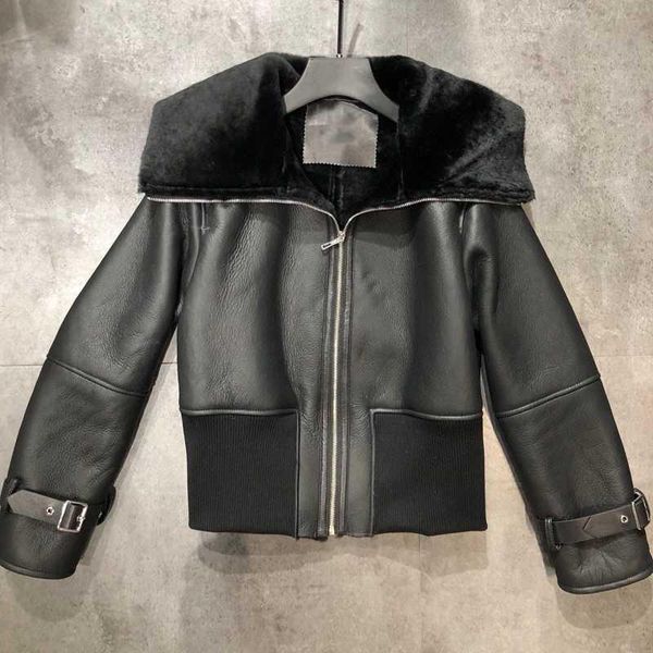 women's fur & faux eal women coat natural double-faced sheepskin and outwear winter merino sheep warm thick real h113, Black
women's fur & faux eal women coat natural double-faced sheepskin and outwear winter merino sheep warm thick real h113, Black