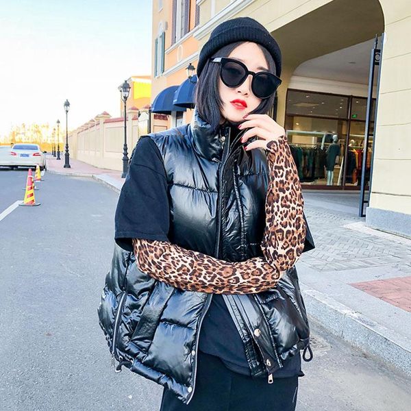 women's vests unua amo 2021 sleeveless vest women winter down jacket european style casual fashion glossy silver waistcoat parka, Black;white
women's vests unua amo 2021 sleeveless vest women winter down jacket european style casual fashion glossy silver waistcoat parka, Black;white