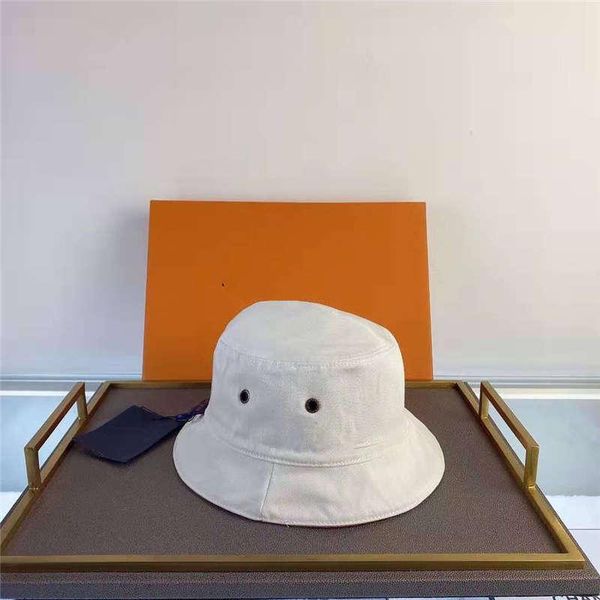 2021 designers bucket hat women hats and caps patchwork washed denim solid wide brim cotton sun casquette beach two-sided fishing cap, Blue;gray
2021 designers bucket hat women hats and caps patchwork washed denim solid wide brim cotton sun casquette beach two-sided fishing cap, Blue;gray