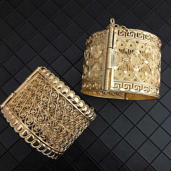 algerian jewelry women bangle cuff bracelets flower hollowed-out golden bohemia ethnic wedding bijoux hollow flower big size q0717, Black
algerian jewelry women bangle cuff bracelets flower hollowed-out golden bohemia ethnic wedding bijoux hollow flower big size q0717, Black