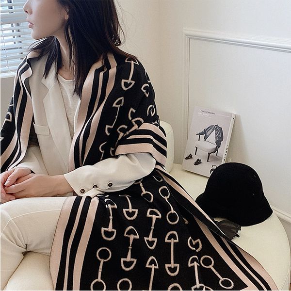 2021 spring and autumn new warm shawl scarf simple fashion all-matching double-sided dual-use artificial cashmere women, Blue;gray
2021 spring and autumn new warm shawl scarf simple fashion all-matching double-sided dual-use artificial cashmere women, Blue;gray