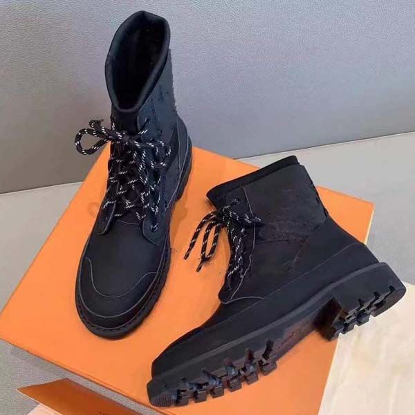 womens boots brand genuine leather thick bottom martin boot platform flat heel shoes size 35-41 with box, Black
womens boots brand genuine leather thick bottom martin boot platform flat heel shoes size 35-41 with box, Black