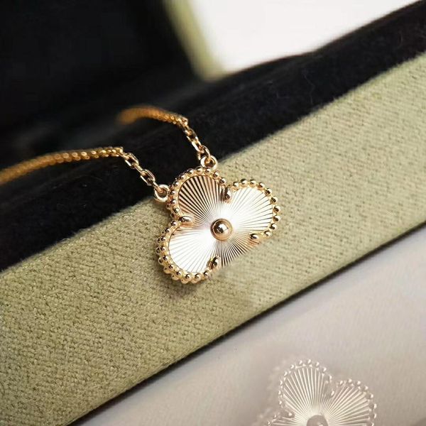 flower pendant necklacein 18k real gold plated for women wedding gift jewelry, Silver
flower pendant necklacein 18k real gold plated for women wedding gift jewelry, Silver