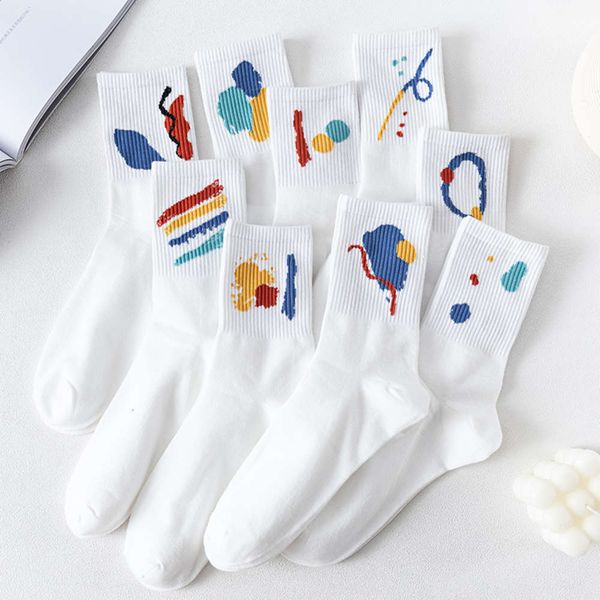 autumn and winter college style graffiti sports white simple middle versatile, Black;white
autumn and winter college style graffiti sports white simple middle versatile, Black;white