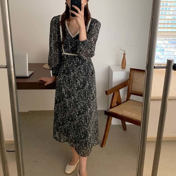 Spring Retro Female Autumn Sweet Lace with V-cleavage Dress Floral Chiffon Elegant Long As Ladies U3ig, Black;gray
Spring Retro Female Autumn Sweet Lace with V-cleavage Dress Floral Chiffon Elegant Long As Ladies U3ig, Black;gray
