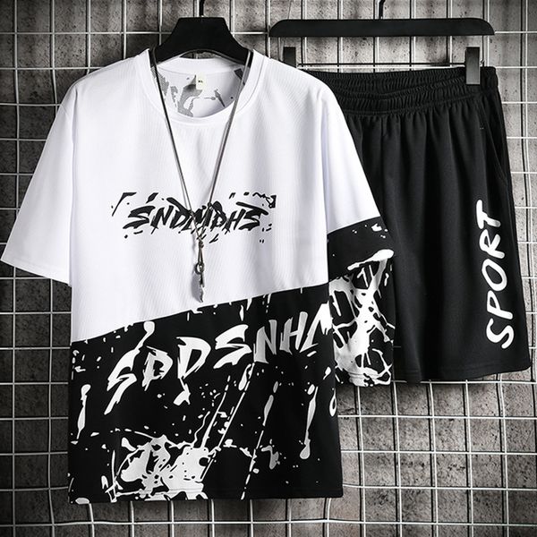 new set men 2021 summer fitness suit fashion print t-shirt + shorts sportswears 2 piece sets male jogger tracksuit mewv, Gray 
new set men 2021 summer fitness suit fashion print t-shirt + shorts sportswears 2 piece sets male jogger tracksuit mewv, Gray
