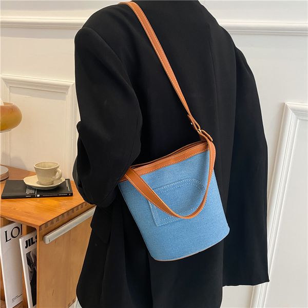 luxury handbags canvas bucket women's bag 2021 new fashion net red single shoulder messenger bag
luxury handbags canvas bucket women's bag 2021 new fashion net red single shoulder messenger bag