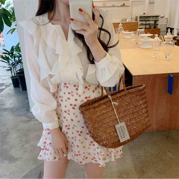 white v-neck ruffles all match streetwear solid femme blouses chic gentle girls loose shirts 210525
white v-neck ruffles all match streetwear solid femme blouses chic gentle girls loose shirts 210525