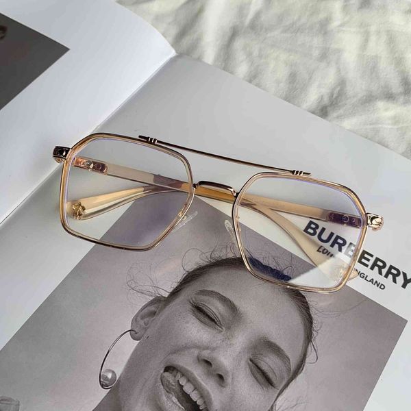 design sunglasses 2021 new croquet weiting's same fashion blue light anti radiation eyeglass frame, White;black
design sunglasses 2021 new croquet weiting's same fashion blue light anti radiation eyeglass frame, White;black