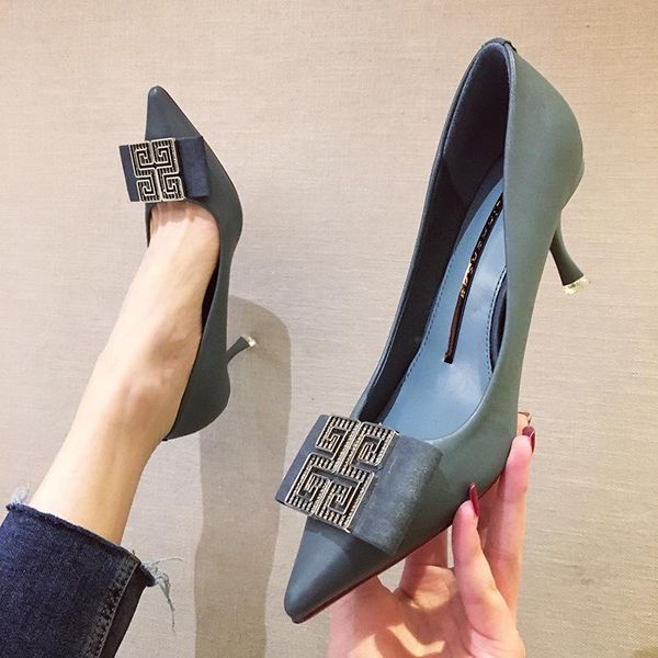 dress shoes 2021 pointed shallow mouth high heels nightclub was thin rhinestone women's stiletto banquet, Black
dress shoes 2021 pointed shallow mouth high heels nightclub was thin rhinestone women's stiletto banquet, Black