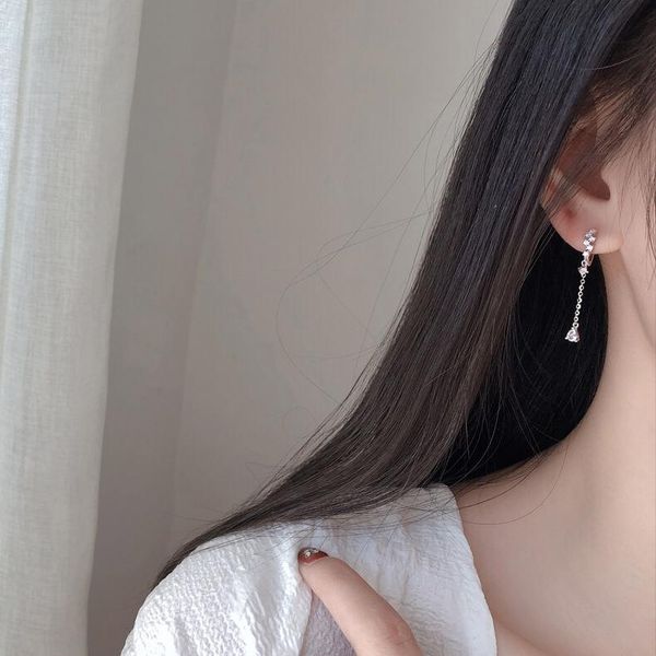 stud rlx-0184 korean version of flash diamond drop earrings simple and personalized design, niche fresh, Golden;silver
stud rlx-0184 korean version of flash diamond drop earrings simple and personalized design, niche fresh, Golden;silver