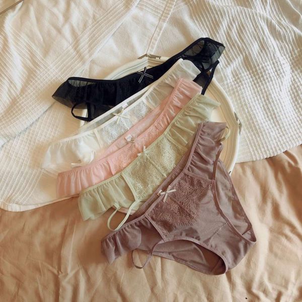 girl lace underwear cotton crotch hollowed out gauze and sweet temptation fun edge princess lady triangle, Black;pink
girl lace underwear cotton crotch hollowed out gauze and sweet temptation fun edge princess lady triangle, Black;pink