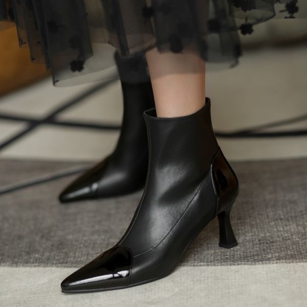 2021 autumn single boot black cowhide leather fine high heels martin pointed short women's boots fashion
2021 autumn single boot black cowhide leather fine high heels martin pointed short women's boots fashion