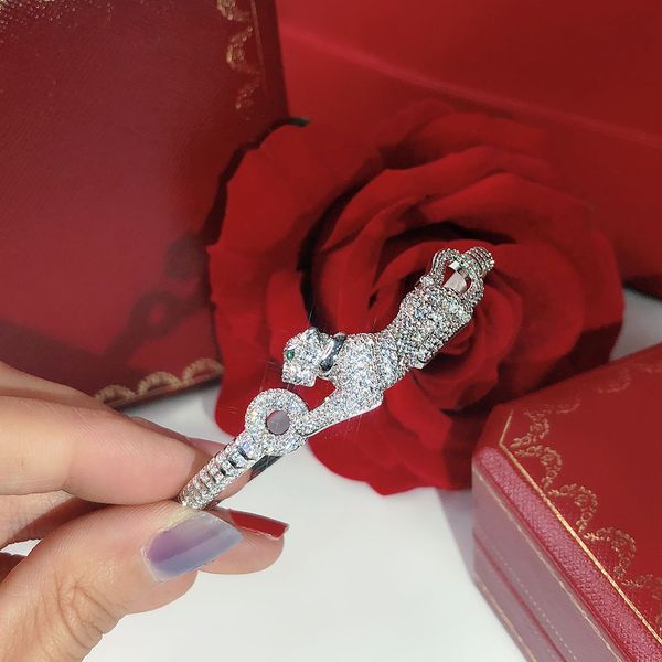 full diamond personality domineering women's bracelet seiko luxurious dance bracelet giving gifts leopard bracelets, Black
full diamond personality domineering women's bracelet seiko luxurious dance bracelet giving gifts leopard bracelets, Black