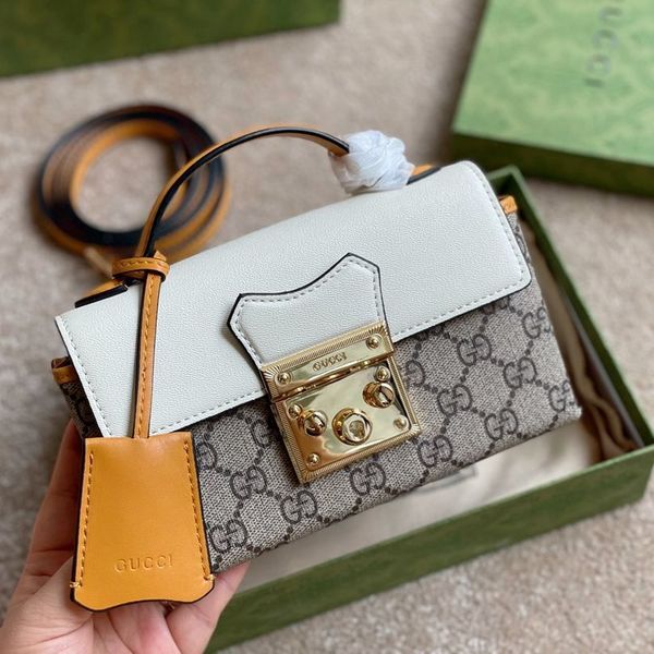 women's bag 2021 new high-end feeling slant back student party temperament versatile printed small square bag retro harbour style super
women's bag 2021 new high-end feeling slant back student party temperament versatile printed small square bag retro harbour style super
